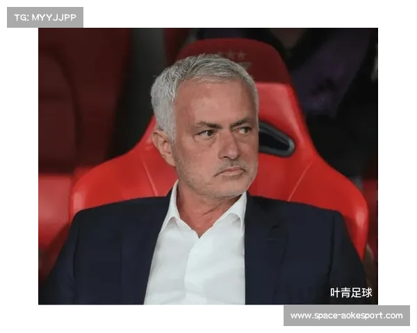 穆里尼奥与老员工深情重逢展现足球世界超越胜负的人情温度 穆里尼奥与老员工深情重逢展现足球世界超越胜负的人情温度